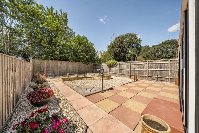 57, Duchess Way, Swindon photo 5