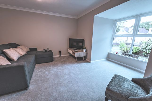 Shared accommodation to rent in Woodlands Way, Southampton