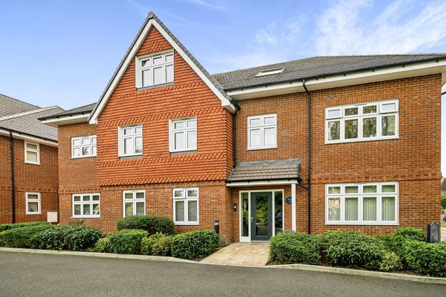 Thumbnail Penthouse for sale in Lionel Avenue, Wendover, Aylesbury
