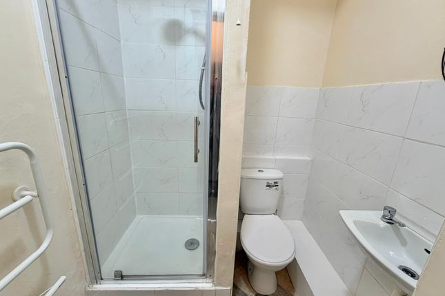Flat 2, Little Princes, Torquay photo 5