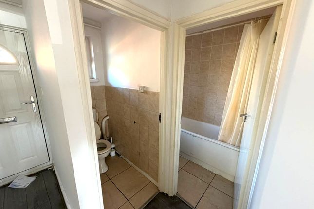 91, Cranleigh Gardens, Southall photo 5