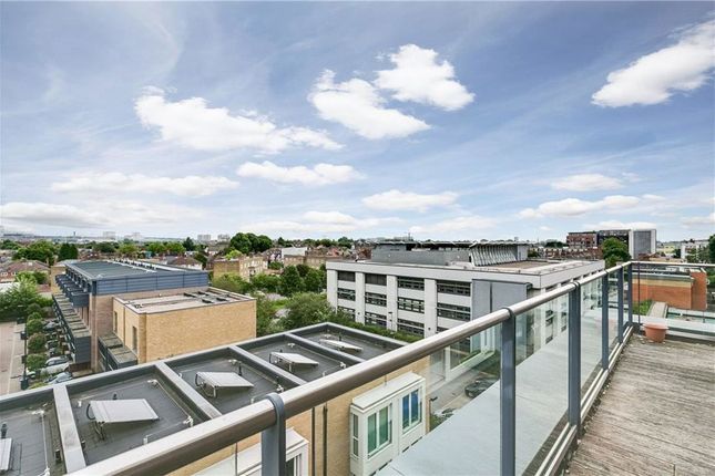 Flat 80, Napier House, London photo 4