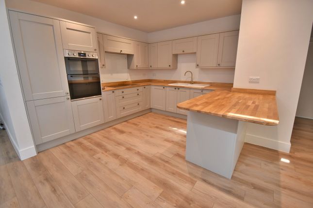 131, Christchurch Road, Ferndown photo 4