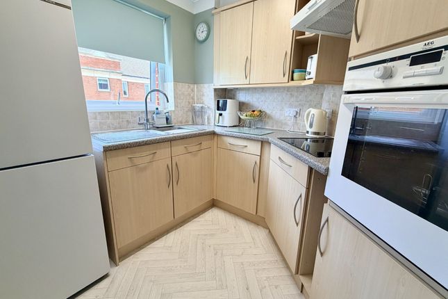 Flat 49, Dickens Court Harold Road, Margate photo 3