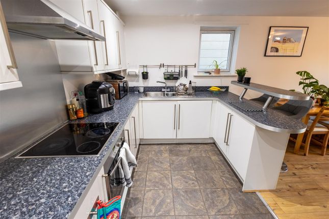 84, Glaisdale Court, Darlington photo 3
