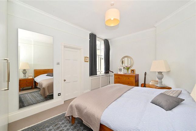 Flat to rent in Bryanston Mansions, York Street, London