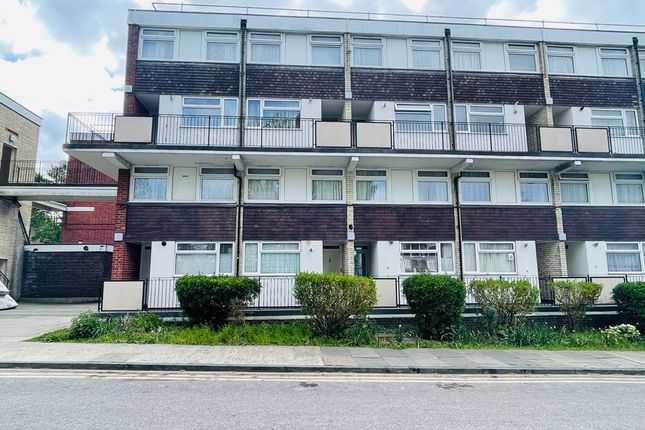 Thumbnail Flat to rent in Ainsworth Close, London