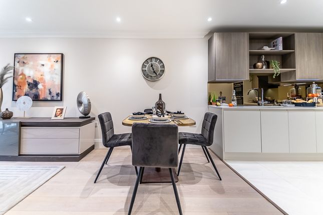 Apartment 27A9 Spectrum, Hillview Gardens, London photo 3
