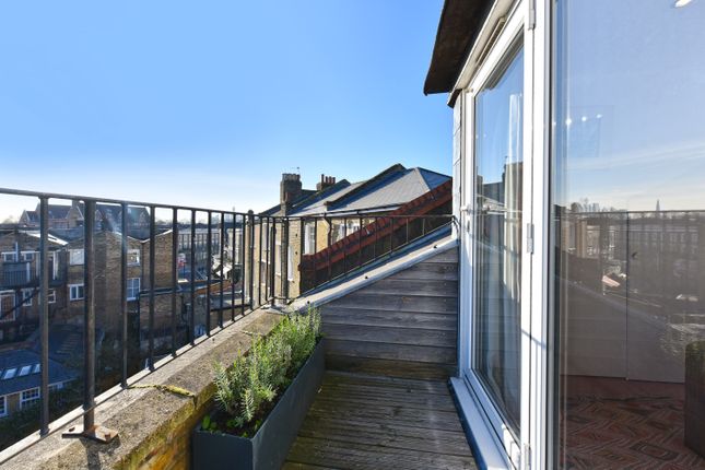 Flat for sale in Southborough Road, London