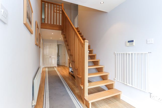 6 Short Clough Close, Rossendale photo 2