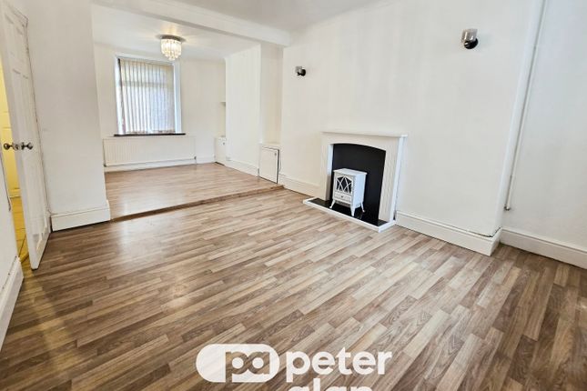 23, SWANSEA photo 4