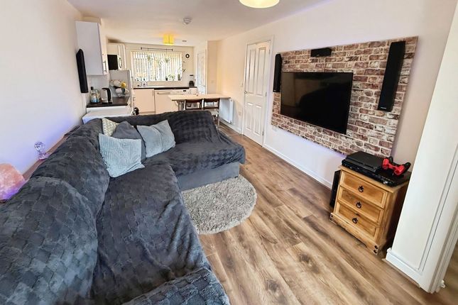 8 Bickerton Grove, Telford photo 2