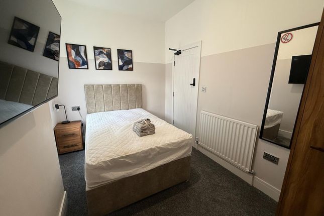 Room 4, 36, Barthomley Road, Stoke-On-Trent photo 4