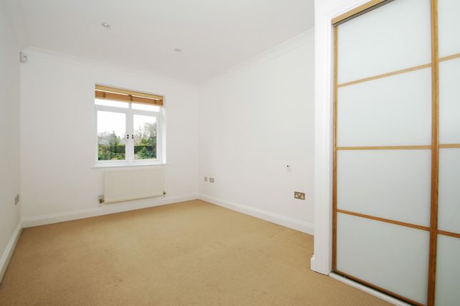 Apartment 14, Emineo, Station Road, Beaconsfield photo 4