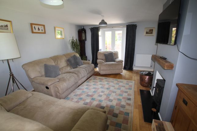 17, Caroland Close, Smeeth photo 3