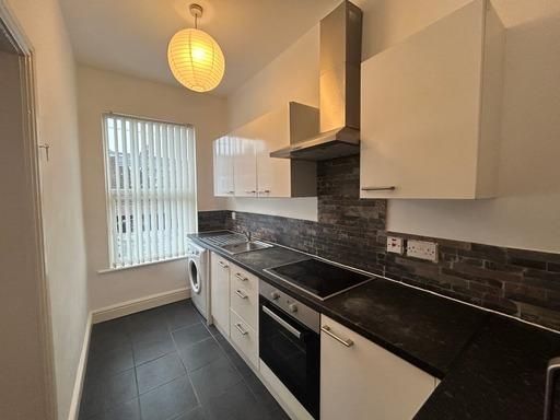 Flat to rent in High Street, Wavertree, Liverpool L15