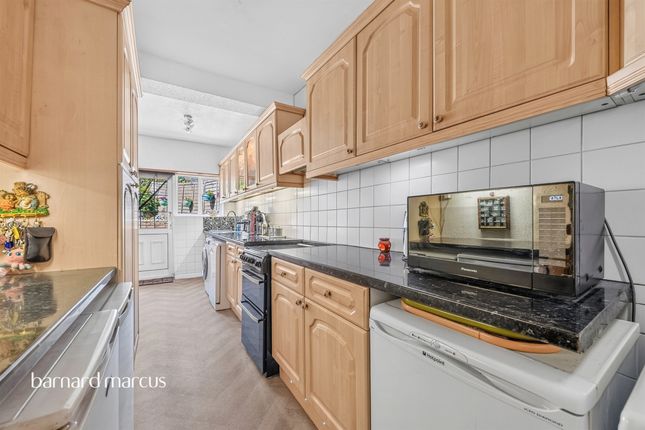 78, Guy Road, Wallington photo 4