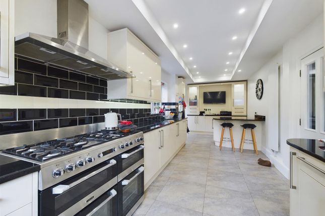 55, Sharps Lane, Ruislip photo 3