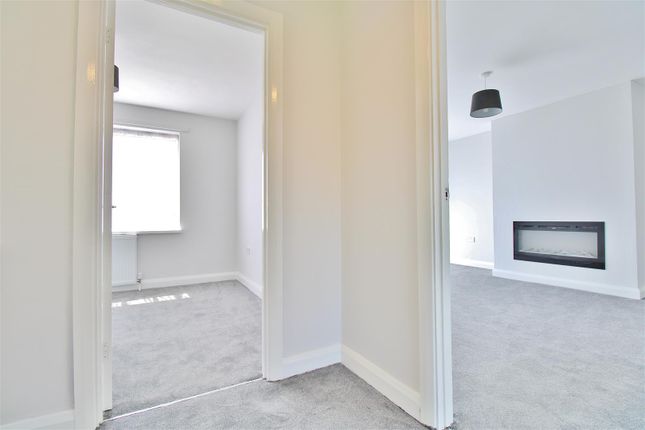 5, Sycamore Way, Kirby Cross photo 3