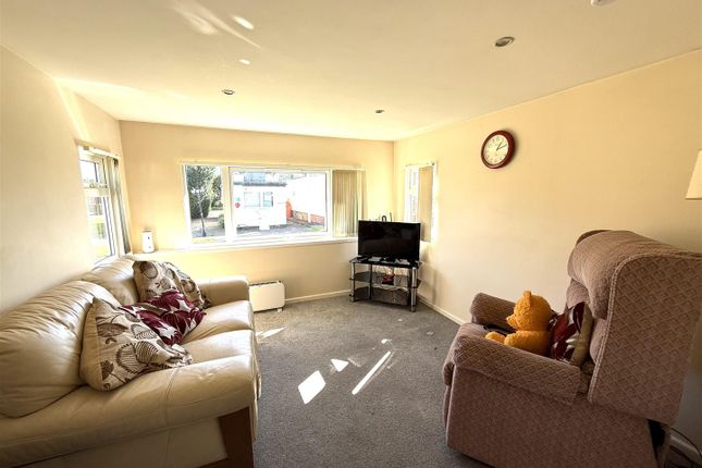 8, Love Lane Park, Rugeley photo 3