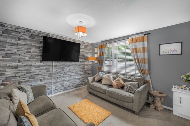 15, Curwood, Pontypool photo 3