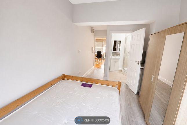 A Clitterhouse Road, London photo 4