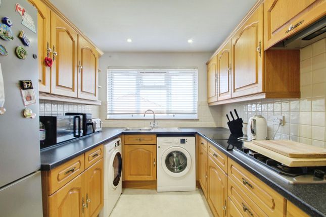 35, Burton Way, Windsor photo 3