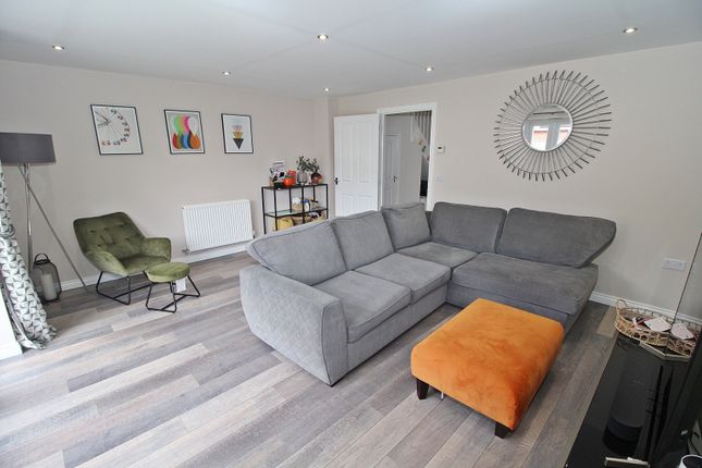 9 Nightingale Lane, Flitwick, Bedfordshire photo 4