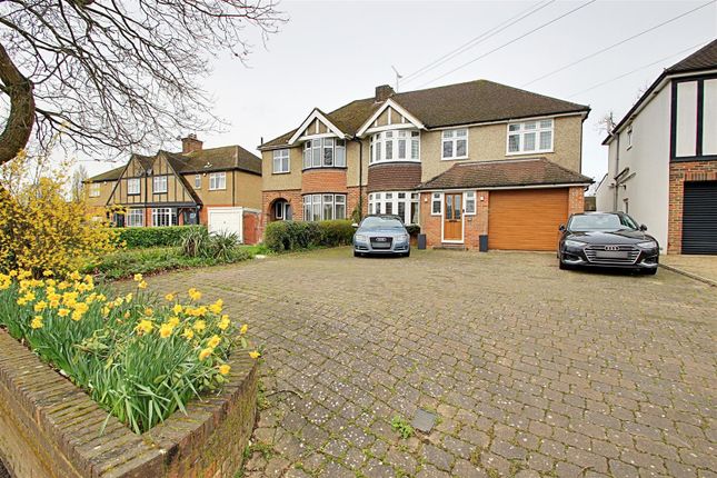 4-bed house on 93, Toms Lane, Kings Langley, £985,000