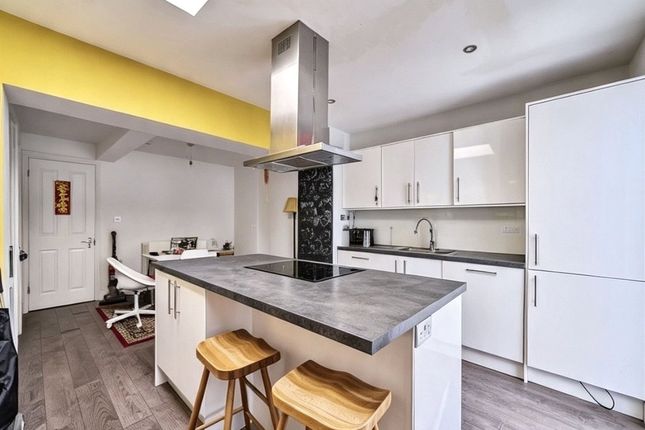 55, Maud Road, London photo 3