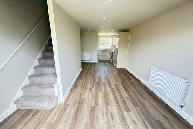 106, Swan Mead, Luton photo 4