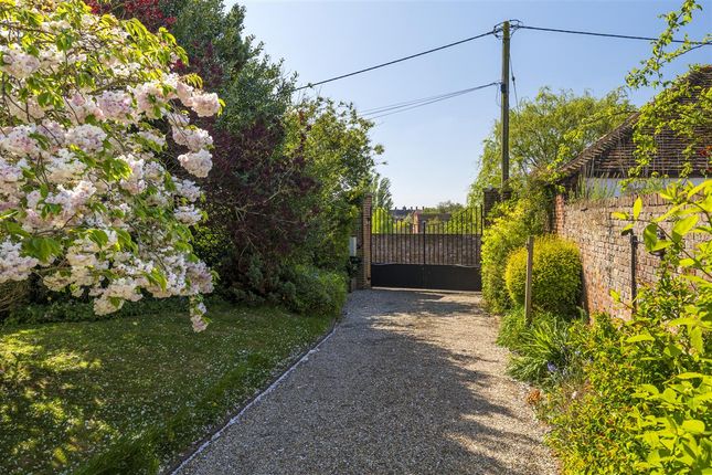 The Lawn, Faversham photo 2