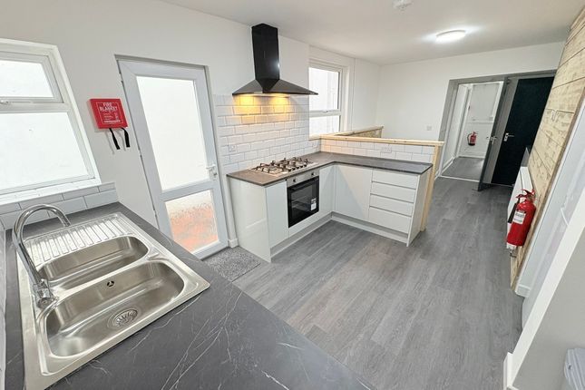 36 Waterloo Place, Swansea photo 5