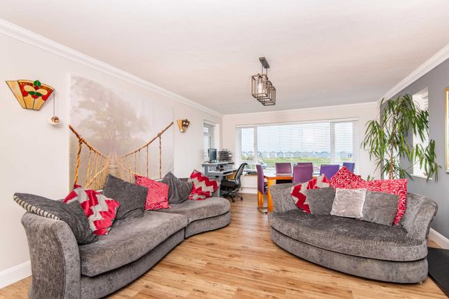 Flat for sale in Marine Crescent, Goring-By-Sea