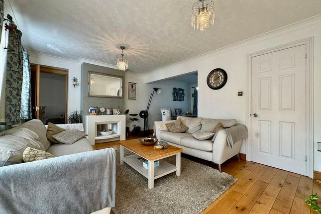 10, Willenhall Close, Luton photo 2