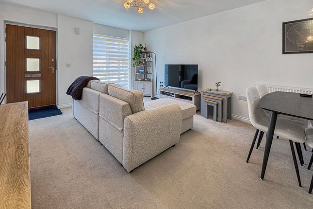 Harbour Court, Old Road, East Cowes photo 3
