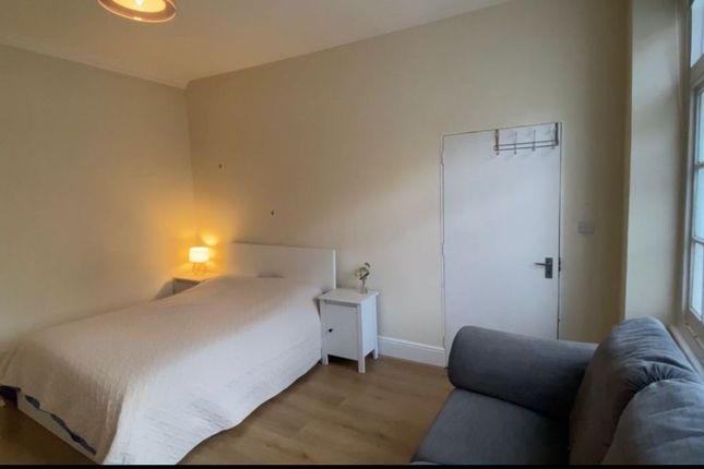 43, Anselm Road, London photo 3
