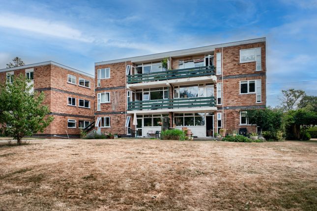 2-bed flat on 21, Dark Lane, Stratford-upon-Avon, £210,000