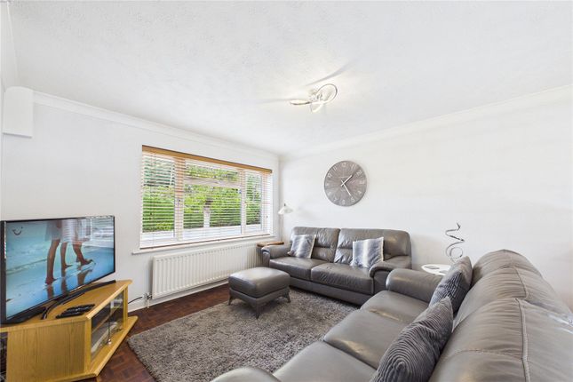 6, Martindale Avenue, Surrey photo 4