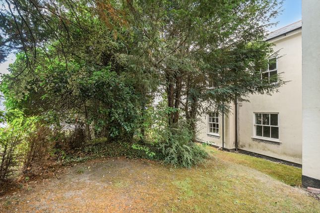 22 Lodge Drive, Weyhill, Andover photo 2
