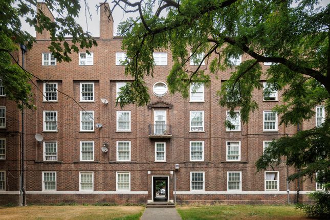 Flat 137, Wedgwood House, Lambeth Walk, London photo 2