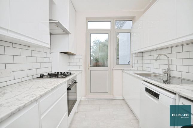 22, Strathmore Gardens, Finchley photo 3