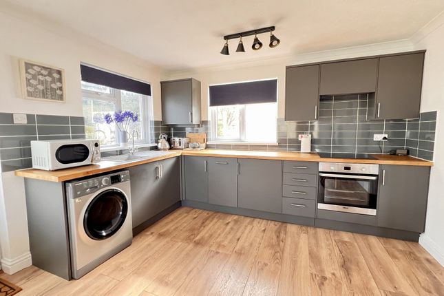 12 St. Pirans Court, West End, Marazion photo 4