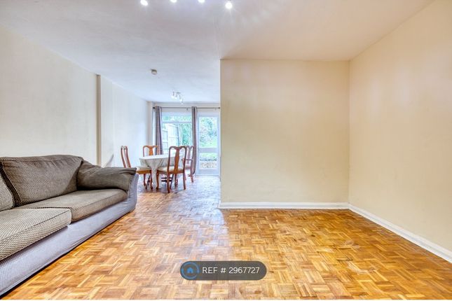 Wigram Road, London photo 3