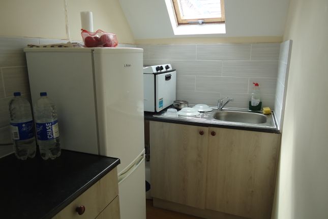 Flat 5, 48, Delaunays Road, Manchester photo 3