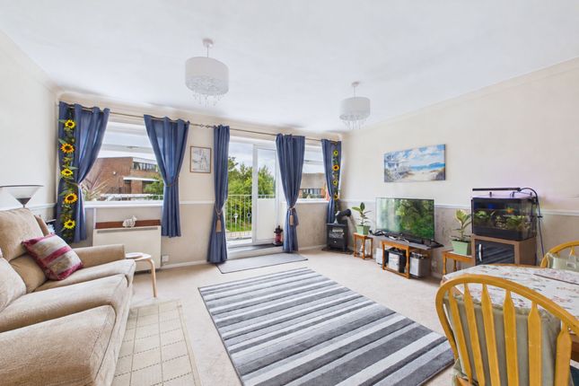 12a St. Thomas Court, Bognor Regis photo 4