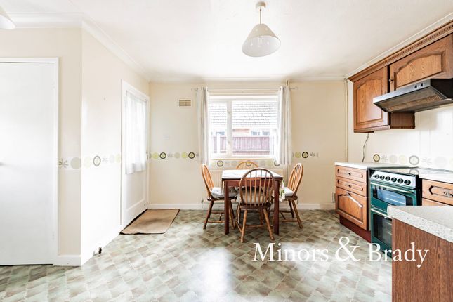 36 Moore Avenue, Norwich photo 2