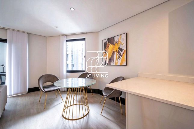 8 Buckle Street, London photo 3