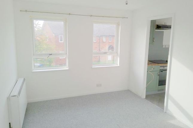 Flat 8, 4, Gunville Crescent, Bournemouth photo 3