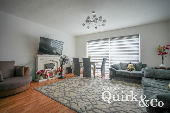 37, South Parade, Canvey Island photo 3